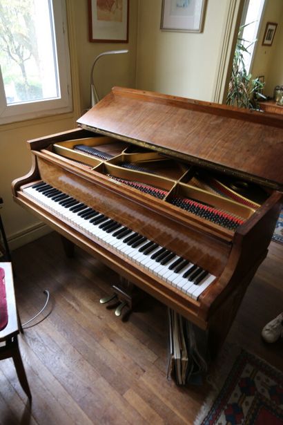 Very nice Erard quarter-tail piano in perfect...