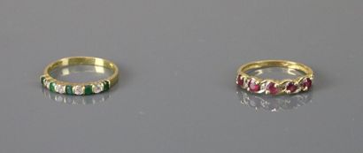 Set of silver jewelry including: a line brooch...