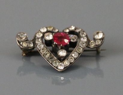 Set of silver jewelry including: a line brooch...