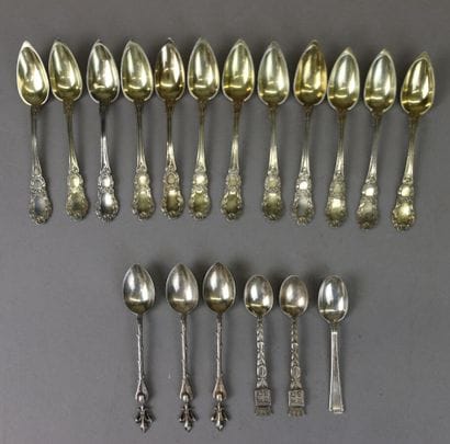Twelve moka spoons in 950°/°° vermeiled silver....