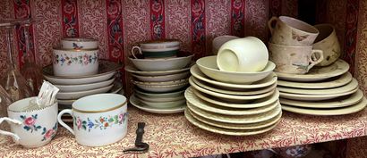 MANNETTE Disparate set of coffee cups and...