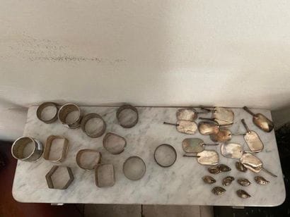 MANNETTE - Set of napkin rings in English...