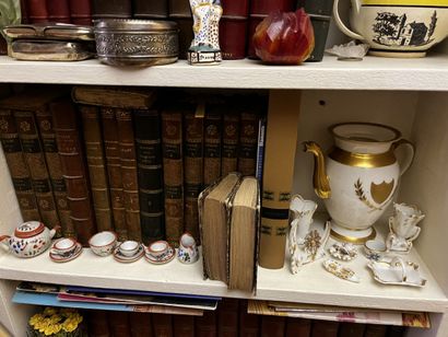 MANNETTE Disparate set of coffee cups and...