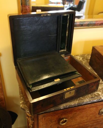 Set comprising a mahogany veneered mail box,...