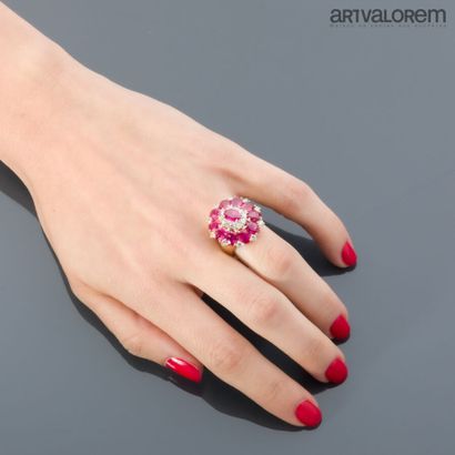 Flower ring in yellow and white gold 750°/°°...