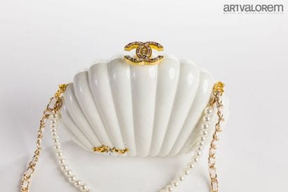 Cadeau VIP Chanel 
Pochette minaudière en...
