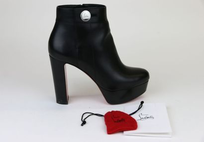 LOUBOUTIN
Pair of Janis ankle boots in black...