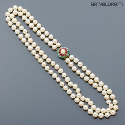 Necklace composed of two rows of choker cultured...