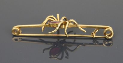 Barette brooch in 585°/°° yellow gold featuring...