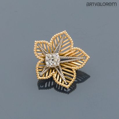 750°/°° yellow and white gold lapel clip...