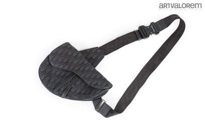 DIOR
Shoulder bag in monogrammed woven canvas
Black...