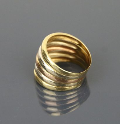 Three gold 750°/°° ring with five rings....