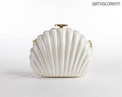 Cadeau VIP Chanel 
Pochette minaudière en...