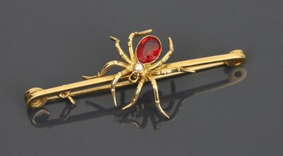Barette brooch in 585°/°° yellow gold featuring...
