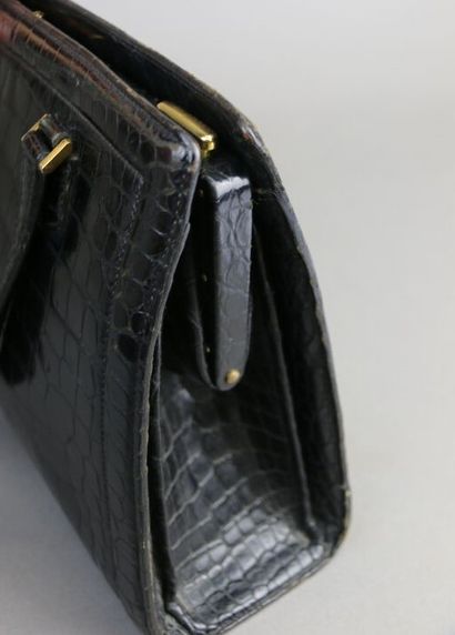 HERMÈS Paris
Pullman bag in black crocodile
Gold-plated...