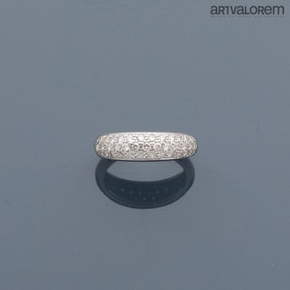 Wedding band ring in 750°/°° white gold set...