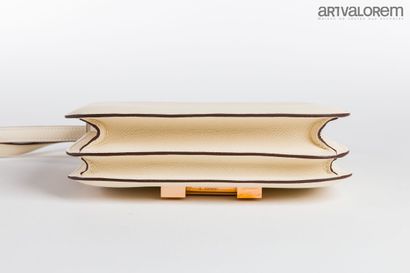 HERMÈS Paris
Mini Constance bag (18cm) in...