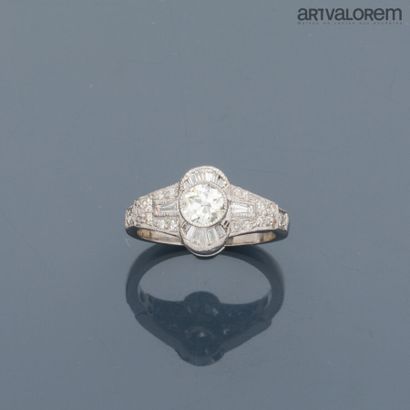 Art Deco style ring in 750°/°° white gold,...
