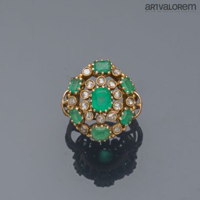 Ring in yellow gold 750°/°°, the openwork...