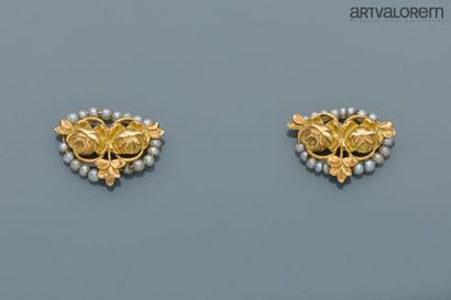 Pair of ear studs in yellow gold 750°/°°...