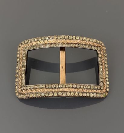 Silver vermeil belt buckle adorned with Rhinestones.
Size:...
