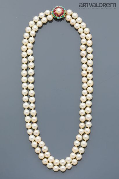Necklace composed of two rows of choker cultured...
