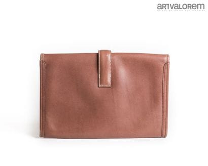 HERMÈS Paris
Jige clutch bag in old pink...