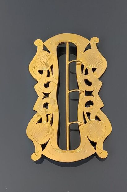 Large Art Nouveau belt buckle in gilt metal,...