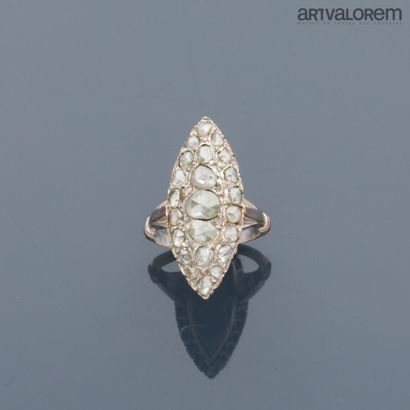 Marquise ring in 375 °/°° white gold paved...