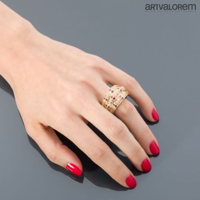 Ring in yellow gold 750°/°° formed of three...