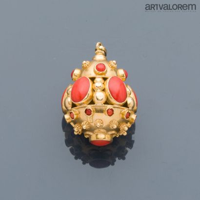 Pendant in yellow gold 750°/°° in the form...