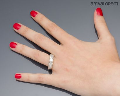 Wedding band ring in 750°/°° white gold,...