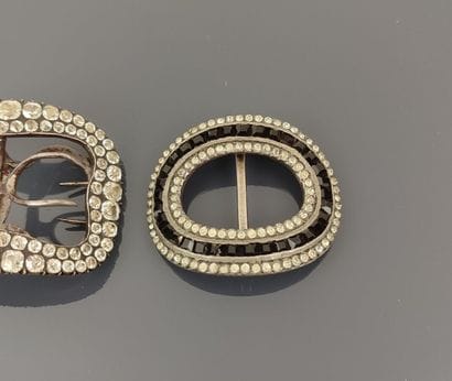 Metal men's shoe buckle adorned with Rhinestones....