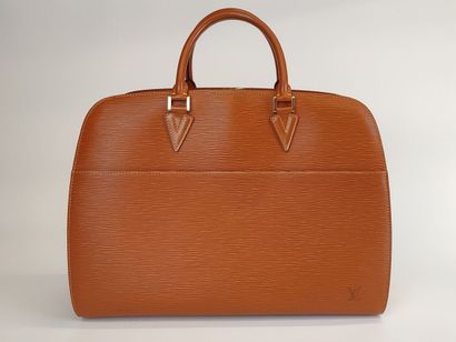LOUIS VUITTON
Handbag, 