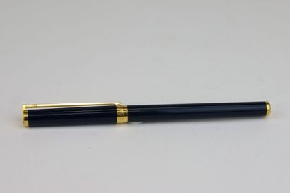 DUPONT 
Midnight-blue lacquer rollerball...