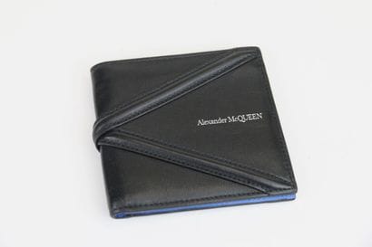 ALEXANDER MCQUEEN
Black leather bi-fold wallet...