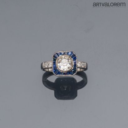 Ring in 750°/°° white gold, centered on a...