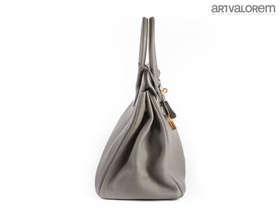 HERMÈS Paris
Birkin bag 35cm in grey togo...