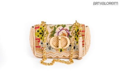 CHRISTIAN DIOR
Shoulder bag in knit, embroidery...