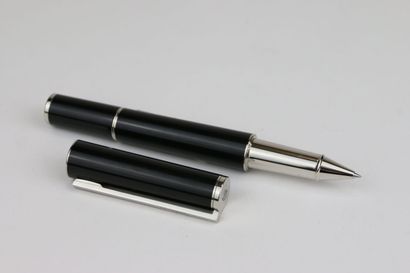 DUPONT 
Neoclassical President model in black...