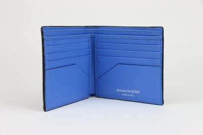 ALEXANDER MCQUEEN
Black leather bi-fold wallet...