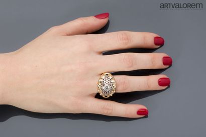 Ring in 750°/°° yellow gold and platinum,...