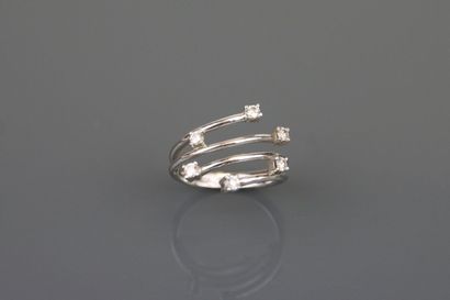 Spiral ring in 585°/°° white gold set with...
