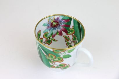 HERMÈS Paris
Tall porcelain cup 