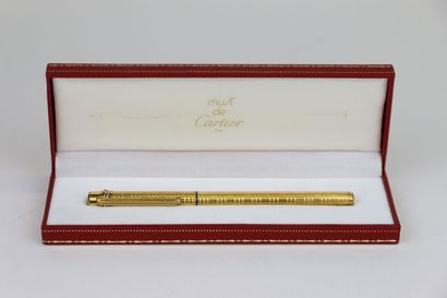 CARTIER Must
Gold-plated fountain pen, checkered...