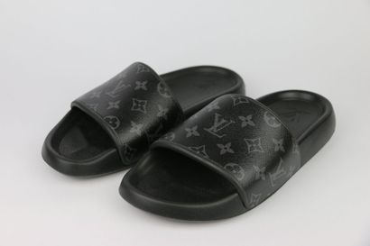 LOUIS VUITTON 
Pair of men's Waterfront mules,...