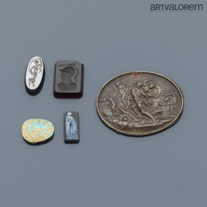 Lot consisting of three intaglios engraved...