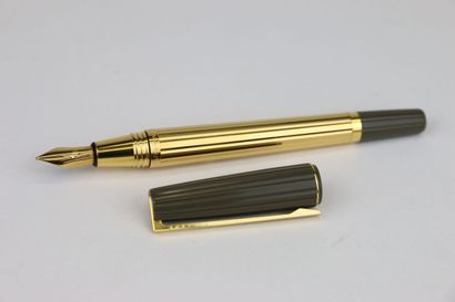 DUPONT 
Saint Germain model
Fountain pen...