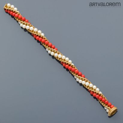 Twisted bracelet in yellow gold 750°/°° composed...