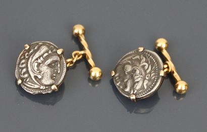 Pair of cufflinks in 750°/°° yellow gold...